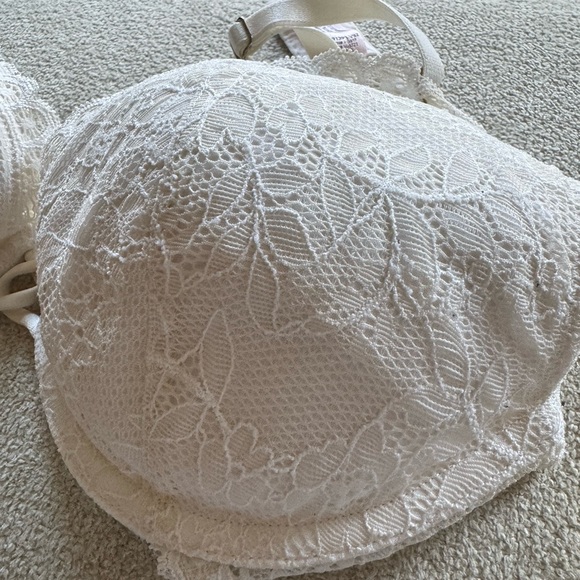 Victoria’s Secret Very Sexy White Lace Push Up Bra 34C - Picture 3 of 6